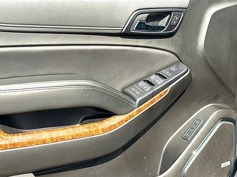 Used 2020 Chevrolet Tahoe Premier RWD image 16