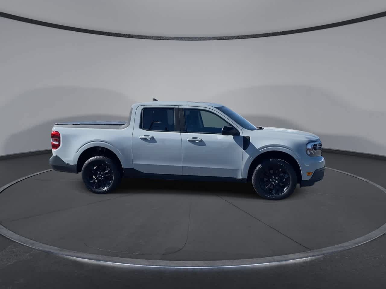Used 2023 Ford Maverick Lariat w/ Lariat Luxury Package FWD image 2