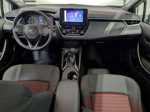 Used 2025 Toyota Corolla SE FWD image 11