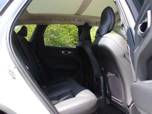Certified 2023 Volvo XC60 T8 Plus w/ Climate Package AWD/4WD image 19