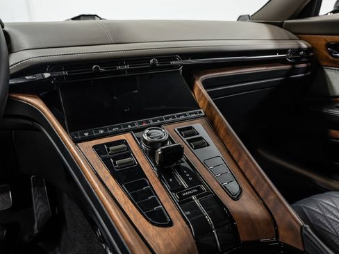 Used 2024 Aston Martin DB12 Coupe RWD image 50