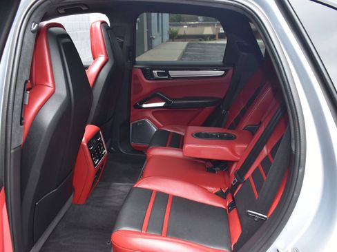 Used 2021 Porsche Cayenne Turbo image 44