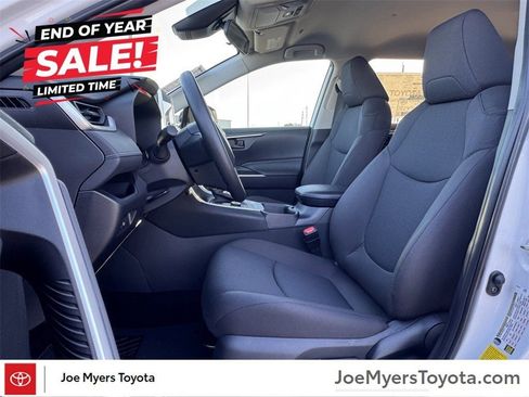 Used 2025 Toyota RAV4 LE image 20