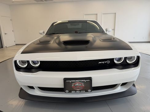Used 2018 Dodge Challenger SRT Hellcat image 2
