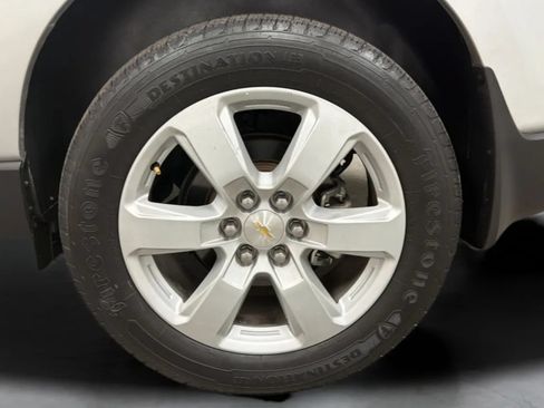 Used 2017 Chevrolet Traverse LT w/ Style and Technology Package FWD image 28