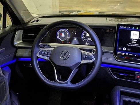 New 2026 Volkswagen Tiguan SE image 13