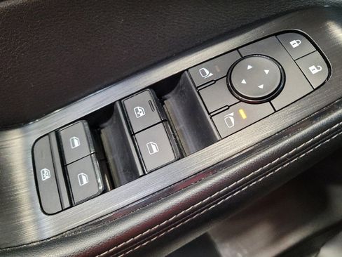 Used 2025 Nissan Rogue SV FWD image 27