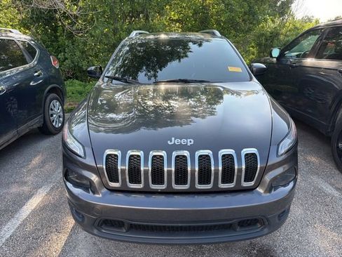 Used 2014 Jeep Cherokee Latitude FWD image 3