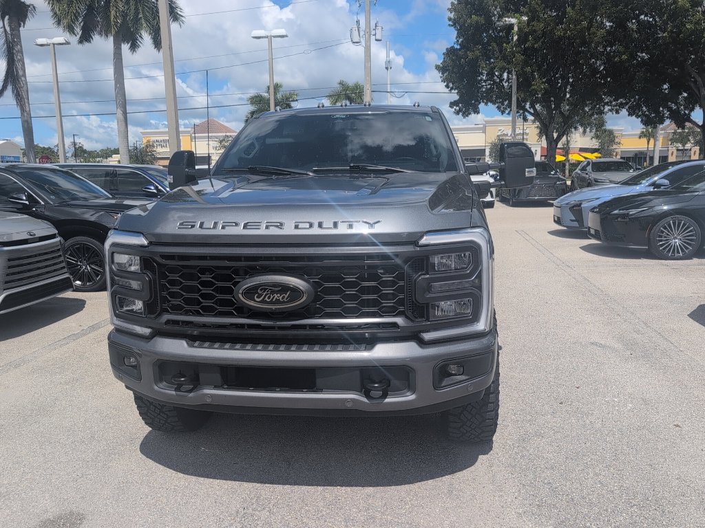 Used 2024 Ford F250 Lariat w/ Lariat Ultimate Package AWD/4WD image 2