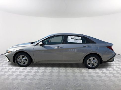 New 2026 Hyundai Elantra SE image 8