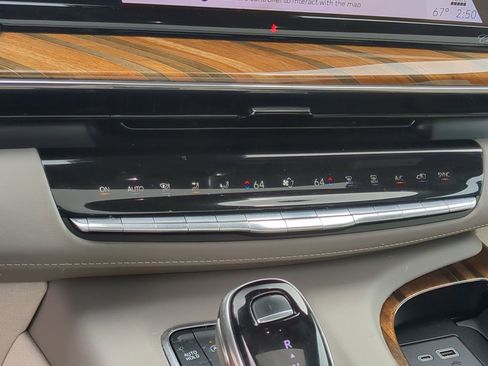 Used 2024 Cadillac Escalade Sport Platinum AWD/4WD image 18