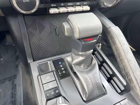 Used 2025 Toyota Tacoma TRD Off-Road image 16