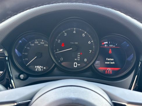 Used 2024 Porsche Macan image 30