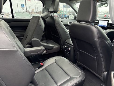 Used 2023 Ford Explorer Limited image 16