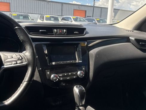 Used 2018 Nissan Rogue Sport SL w/ SL Premium Package FWD image 15