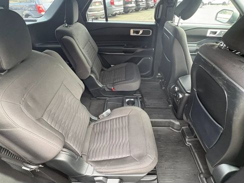 Used 2020 Ford Explorer XLT image 30