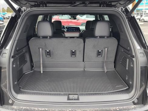 New 2026 Chevrolet Traverse Z71 w/ Enhanced Driving Package AWD/4WD image 8