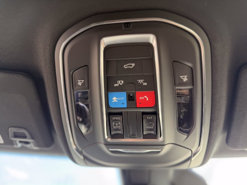 New 2026 Jeep Grand Cherokee Altitude AWD/4WD image 24