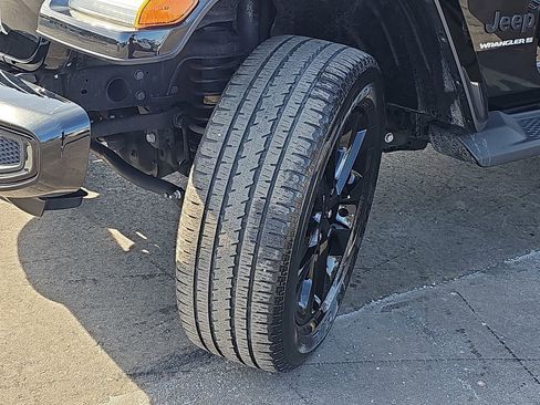 Used 2023 Jeep Wrangler Altitude image 37