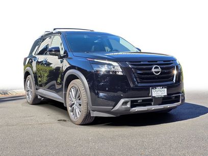 Used 2024 Nissan Pathfinder SL w/ SL Premium Package