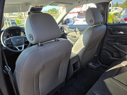 Used 2025 Chevrolet Trax ACTIV w/ Driver Confidence Package image 16