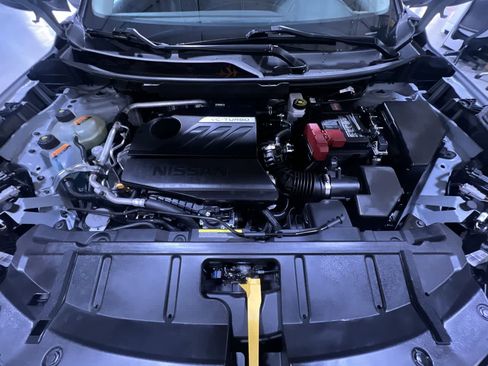 Used 2024 Nissan Rogue SL w/ SL Premium Package image 12