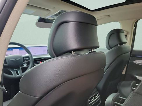 New 2026 Genesis GV70 2.5T Advanced AWD/4WD image 12