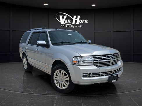 Used 2012 Lincoln Navigator 4WD image 9