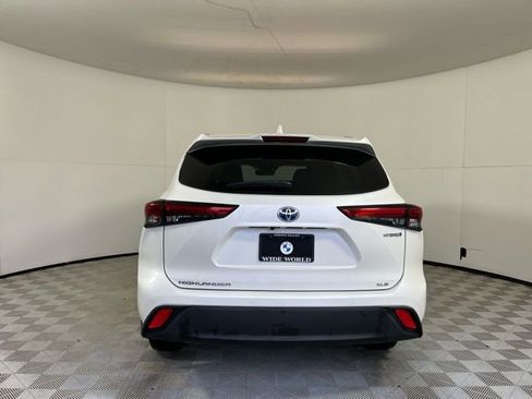 Used 2020 Toyota Highlander XLE image 6