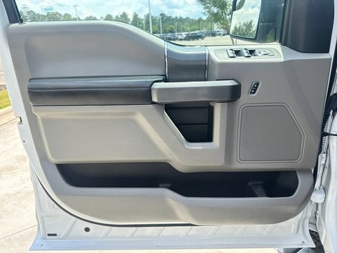 Used 2016 Ford F150 XLT w/ Equipment Group 302A Luxury RWD image 13
