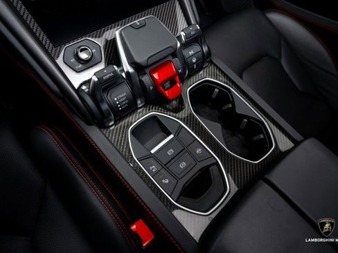 Used 2023 Lamborghini Urus S image 34