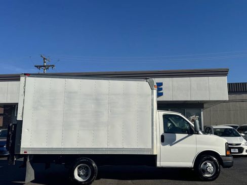 Used 2010 Chevrolet Express 3500 RWD image 36