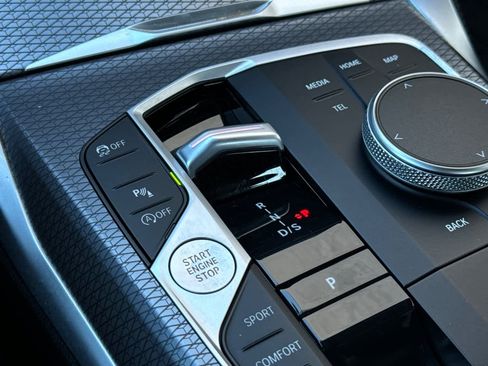 Used 2025 BMW 230i Coupe w/ M Sport Package image 22