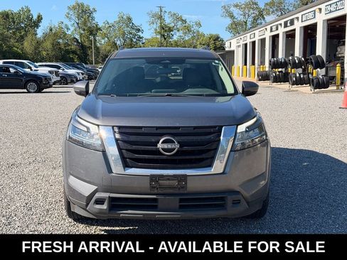 Used 2022 Nissan Pathfinder SV w/ SV Premium Package FWD image 2