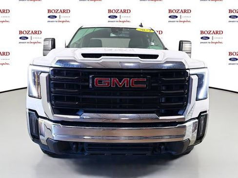 Used 2024 GMC Sierra 2500 Pro w/ Convenience Package AWD/4WD image 2