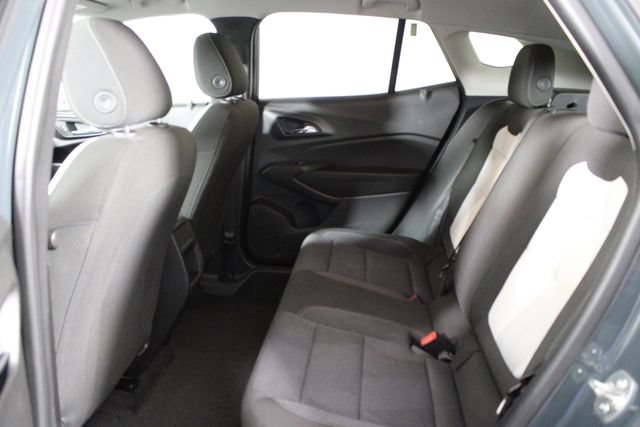 Used 2025 Chevrolet Trax LS w/ LS Convenience Package FWD image 14