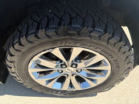 Used 2017 Ford F150 XLT w/ Equipment Group 302A Luxury AWD/4WD image 21