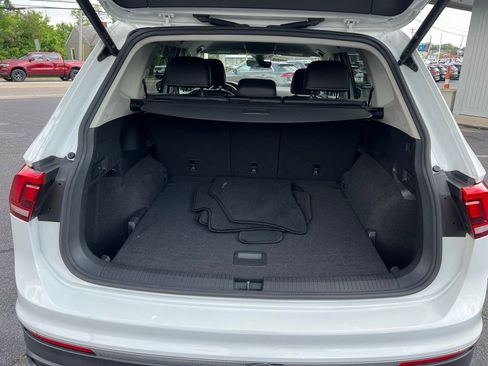 Used 2022 Volkswagen Tiguan SE AWD/4WD image 20