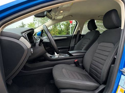 Used 2019 Ford Fusion SE FWD image 12