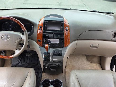 Used 2008 Toyota Sienna AWD image 38