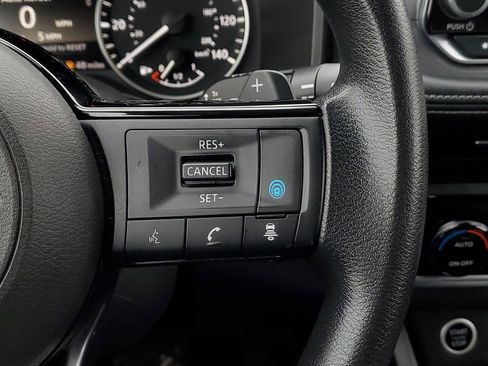 Used 2023 Nissan Rogue SV image 15