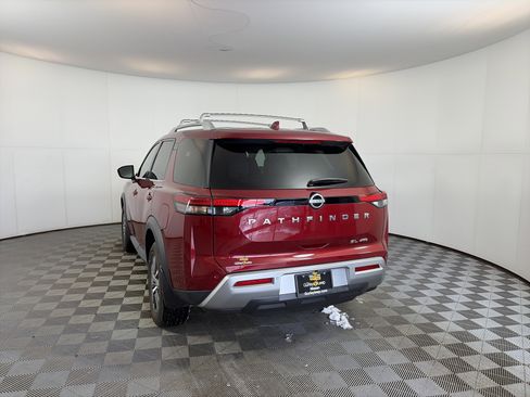 Used 2024 Nissan Pathfinder SL image 13