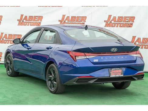 Used 2023 Hyundai Elantra SEL FWD image 14