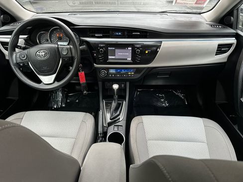 Used 2016 Toyota Corolla LE FWD image 13