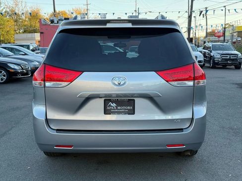 Used 2013 Toyota Sienna LE FWD image 8
