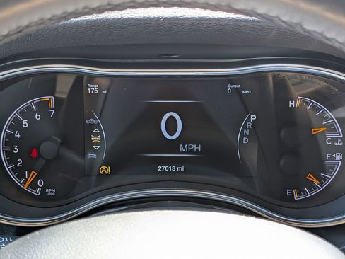 Used 2021 Jeep Grand Cherokee Limited image 17