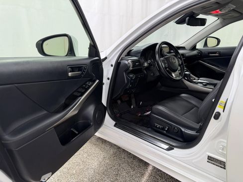 Used 2018 Lexus IS 300 AWD w/ Comfort Package image 10