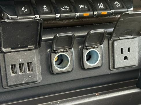 Used 2015 GMC Sierra 1500 SLT w/ SLT Crew Cab Value Package image 20