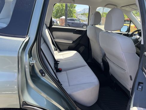 Used 2014 Subaru Forester 2.5i AWD/4WD image 9