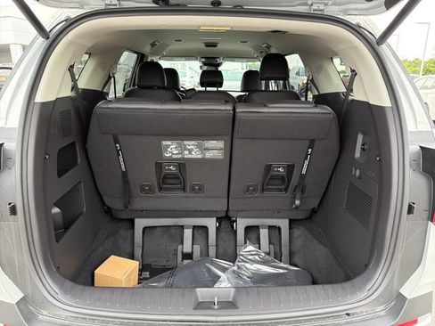 New 2026 Kia Carnival EX FWD image 26